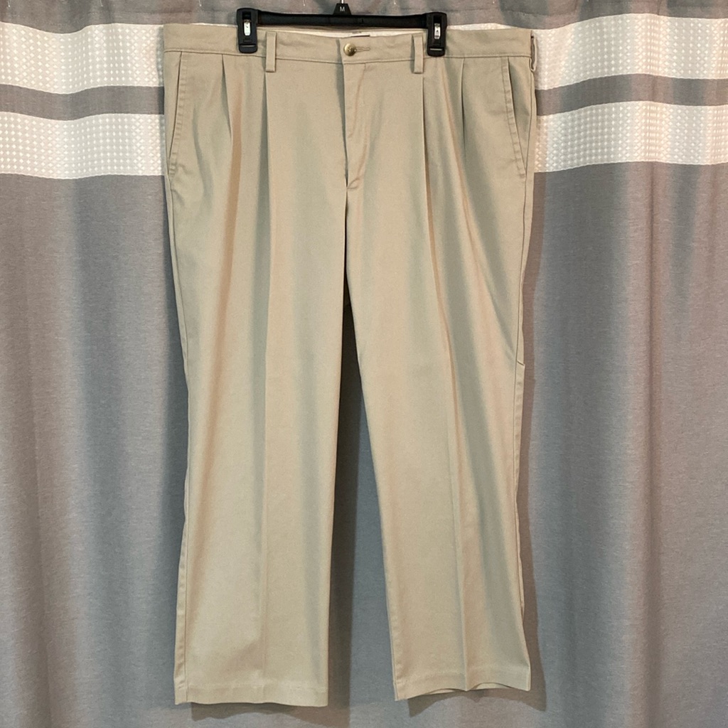 Men’s Dockers Front Pleat Classic Fit Tan Pant 42x30